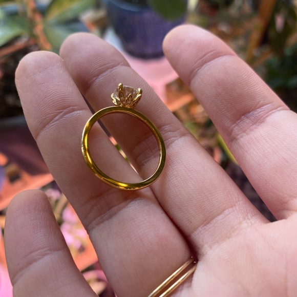 Brilliant Earth 18k gold Petal Engagement Ring - Picture 11 of 13